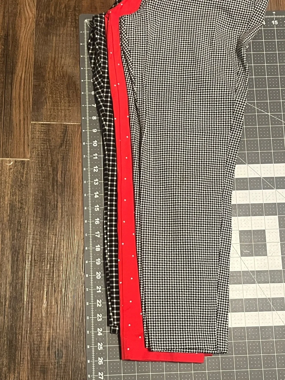 OLD NAVY Pixie Pant Bundle (3), Houndstooth, Polka Dot, Plaid - Size 10